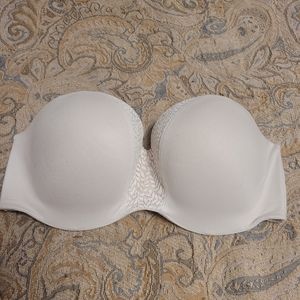 Victoria's Secret Body by Victoria Strapless Bra 34DD White